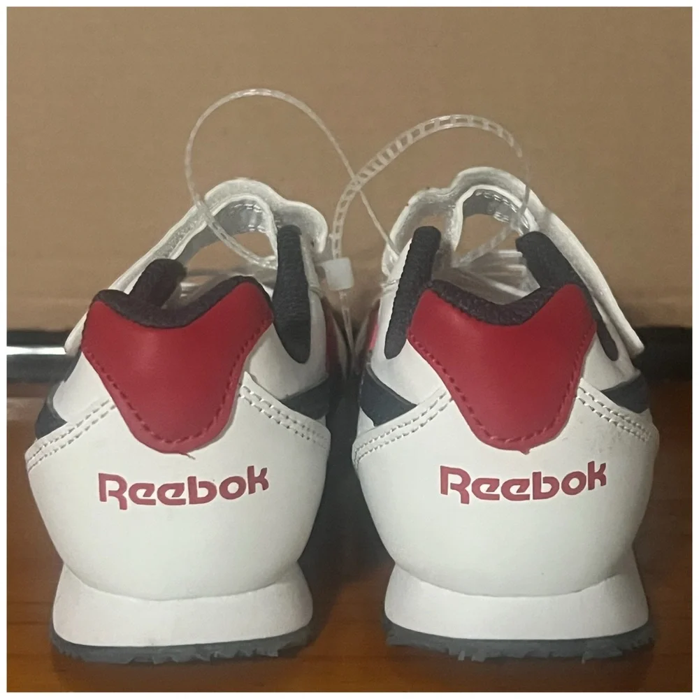 Reebok • Boys’ Retro Sneakers – Size 12 – NEW! - Picture 4 of 5